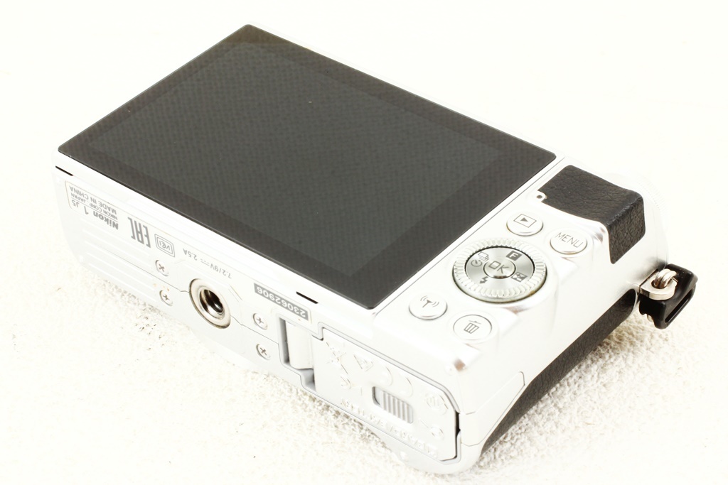 美品◆Nikon ニコン 1 J5 ダブルレンズキット◆2081万画素 ミラーレス/A3861_画像9