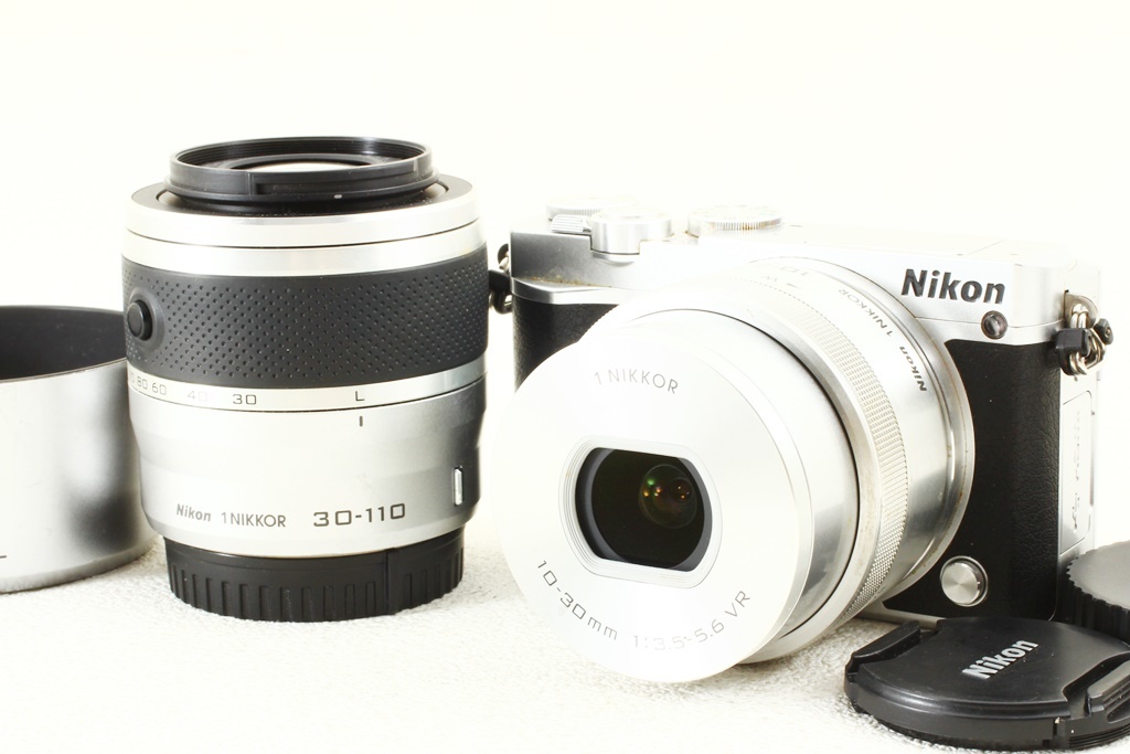 美品◆Nikon ニコン 1 J5 ダブルレンズキット◆2081万画素 ミラーレス/A3861_外観、光学系共に美品コンディション！