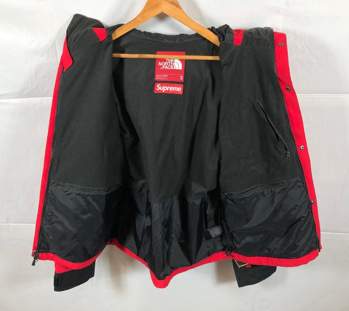 ☆未使用展示品☆ Supreme THE NORTH FACE Arc Logo Mountcin JACKET アーチ ロゴ マーチ ジャケット レッド NF0A3VMM 682 M [66-0309-N2]の画像2