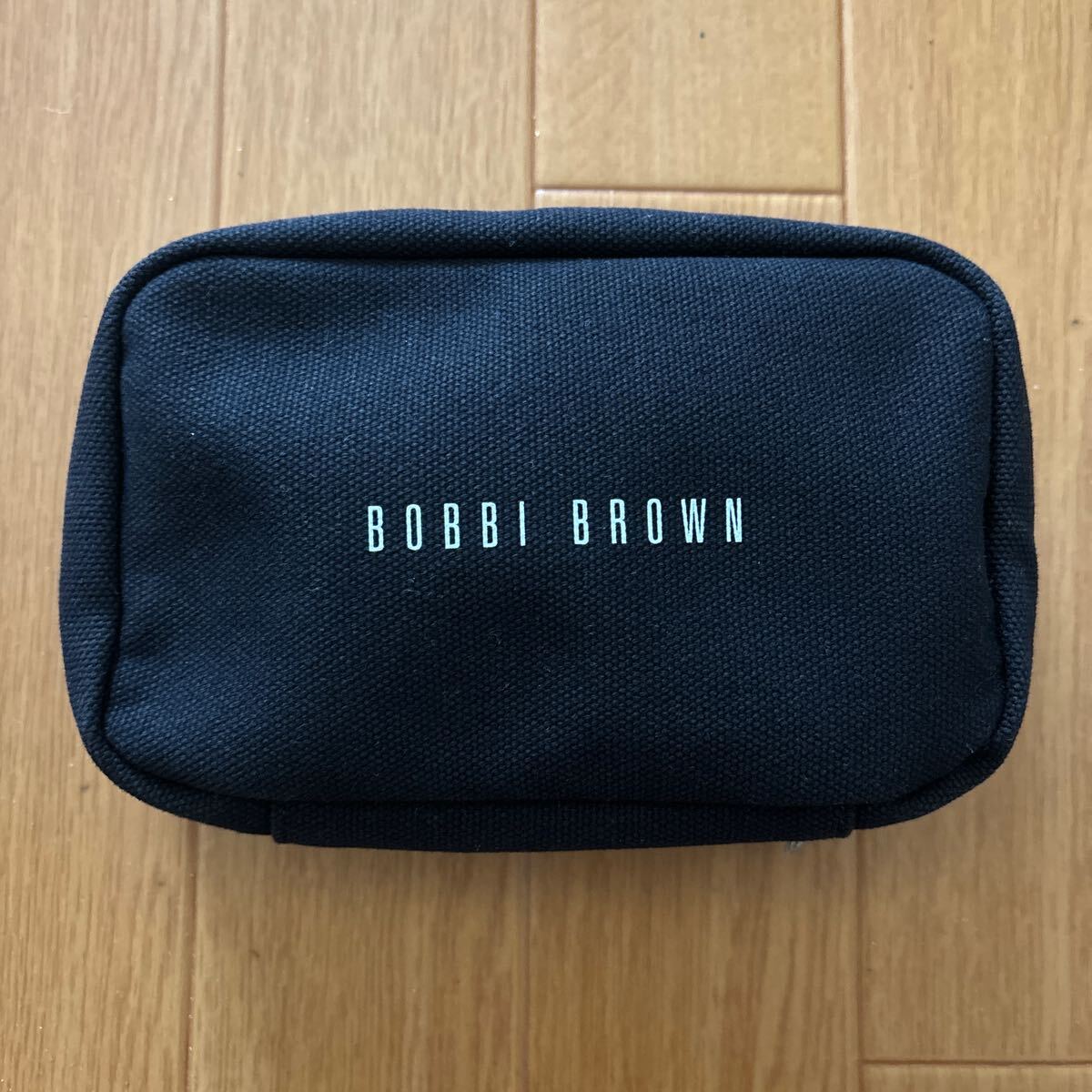 新品　未使用　ボビイブラウン　BOBBI BROWN　ポーチ　化粧ポーチ_画像1