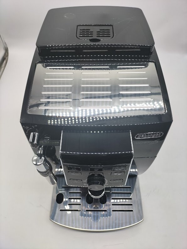 ■展示品 キズ汚れ少々有 DeLonghi デロンギ コンパクト全自動エスプレッソマシン マグニフィカS （黒）ECAM23120BN■_画像3