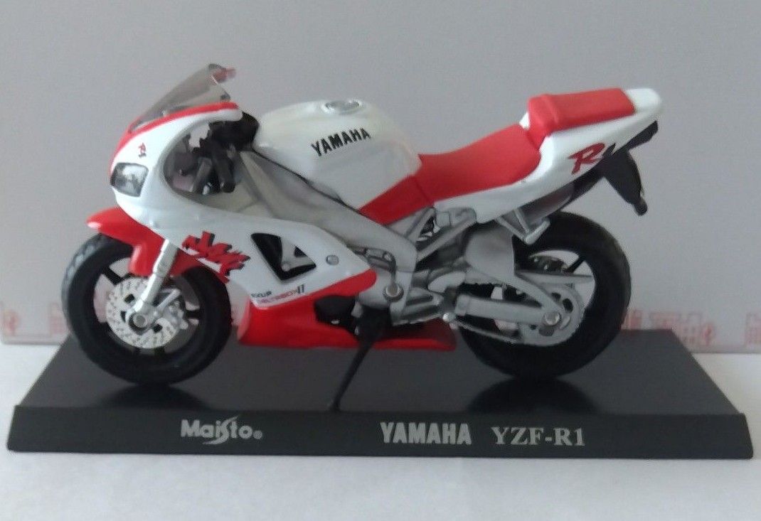 YAMAHA　ヤマハ　バイク　YZF-R1  Maist