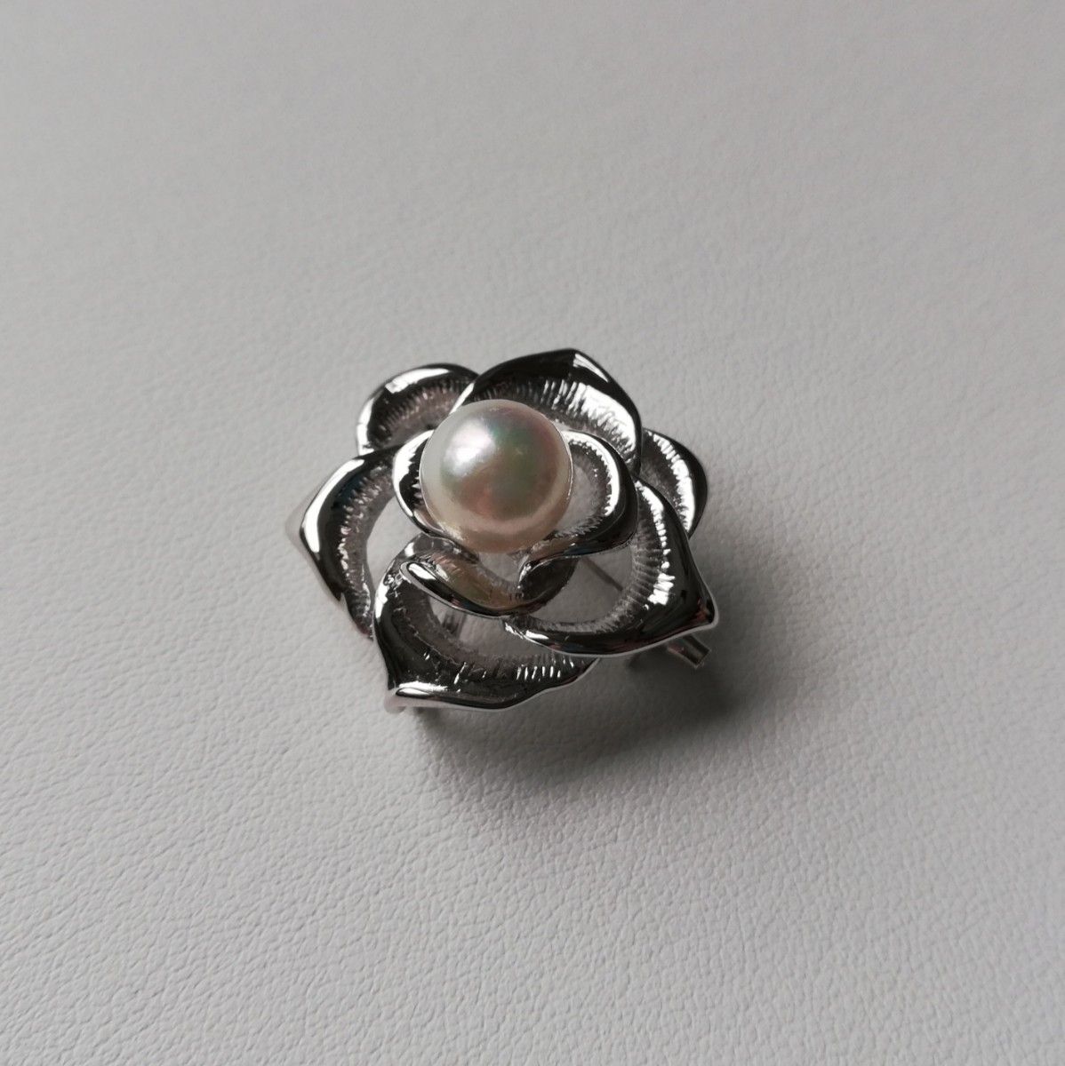 B50 現品限り アコヤ真珠 SVブローチ 8.5～9.0㎜ 薔薇 花 バラ 大珠 SILVER パールブローチ 本真珠 あこや