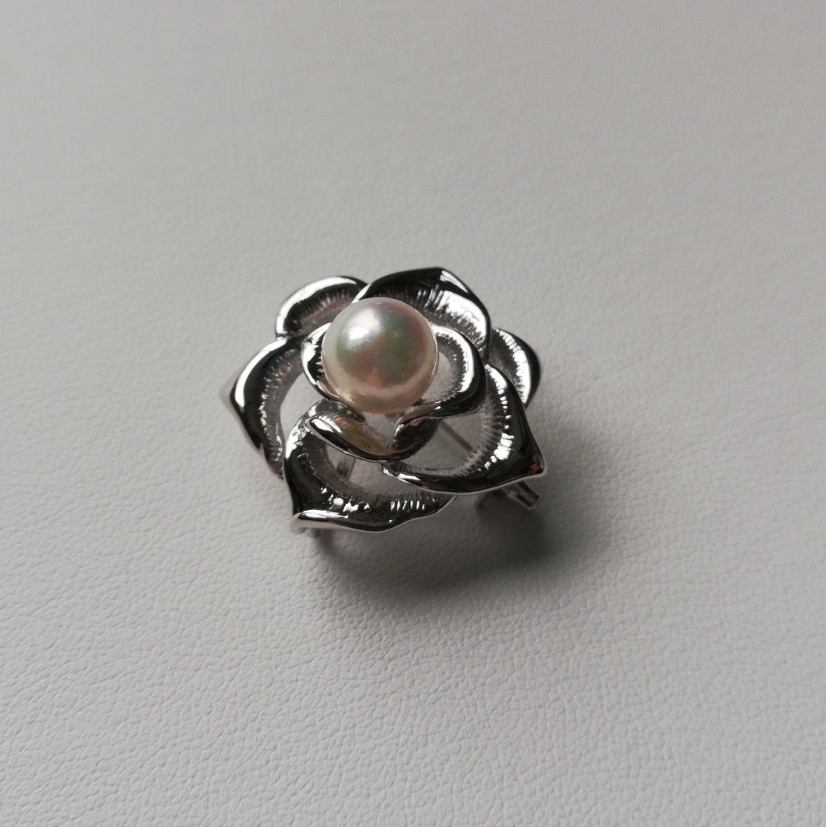 B50 現品限り アコヤ真珠 SVブローチ 8.5～9.0㎜ 薔薇 花 バラ 大珠 SILVER パールブローチ 本真珠 あこや