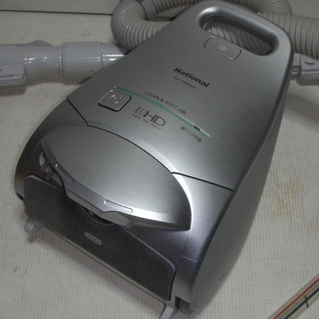 動作品：National MC-P880WS-S 紙パック式 掃除機 2008年製の画像2