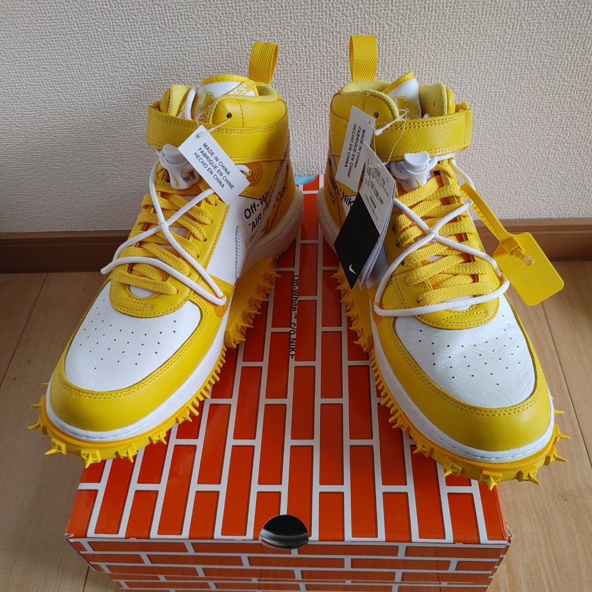 Off-White × Nike Air Force 1 Mid SP LTHR Off-White × Nike Air Force 1 Mid SP LTHR