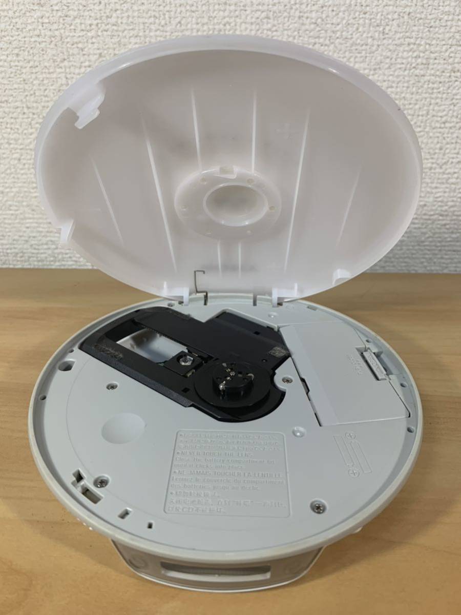 ★動作確認済★ SONY ソニー CDウォークマン WALKMAN D-EJ002 ホワイト ポータブルCDプレーヤーの画像6