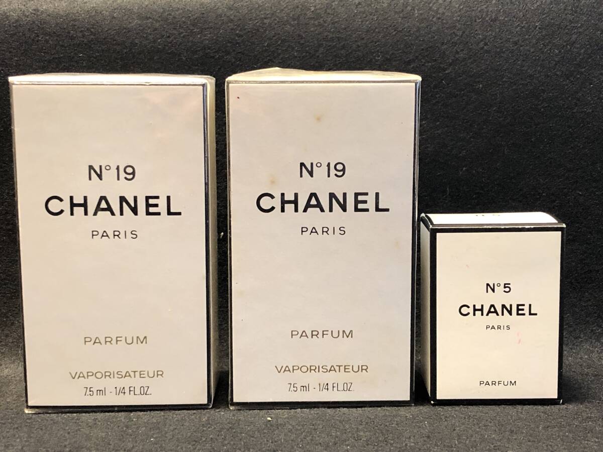 【A】【11874】未使用品　CHANEL　PARFUM　香水　3本まとめて　No19/2本　No5/1本_画像1