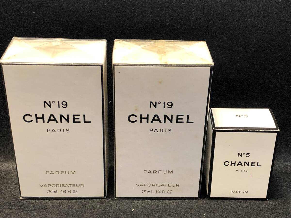 【A】【11874】未使用品　CHANEL　PARFUM　香水　3本まとめて　No19/2本　No5/1本_画像2