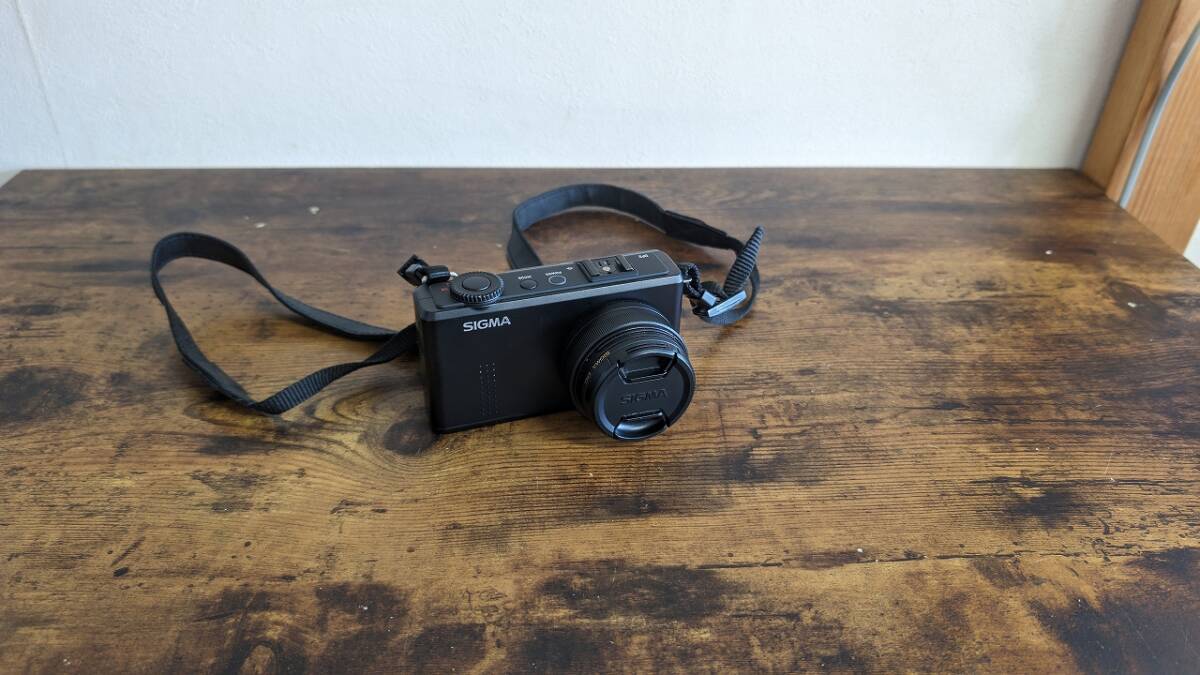 SIGMA DP2 Merrill 30mm 1:2.8 コンパクトデジタルカメラ
