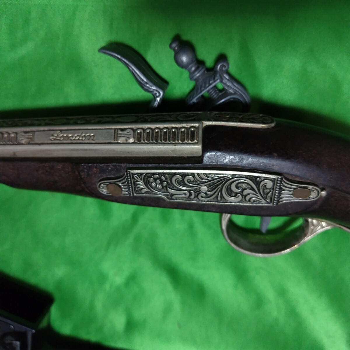 KaL. 9mm×19 Made in JapaN hk inc. ＋Hadley 1760 古式銃 装飾銃 レプリカ ジャンク 管理番号A-3(KO)_画像8