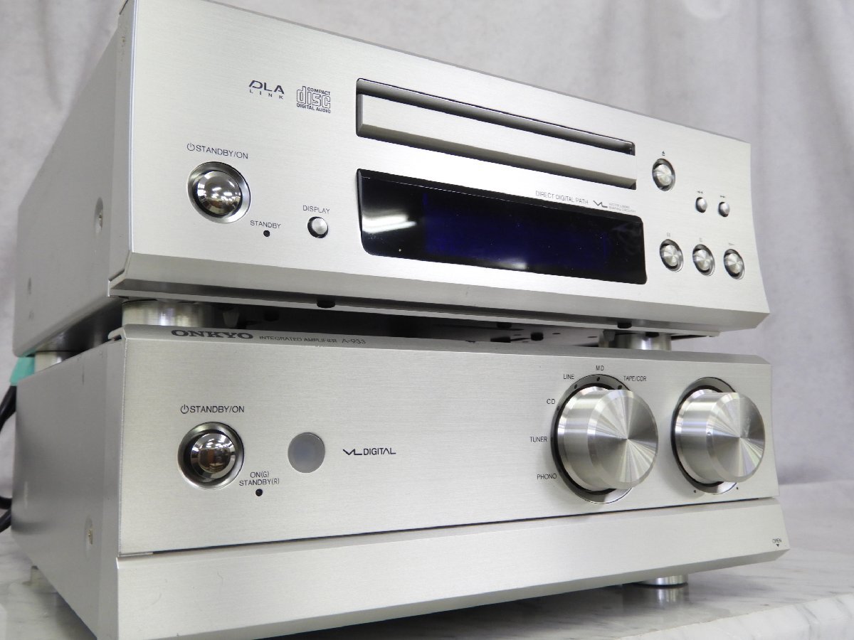 ☆ ONKYO オンキョー C-733 CDプレーヤー / A-933 アンプ 2台セット ☆中古☆_画像1