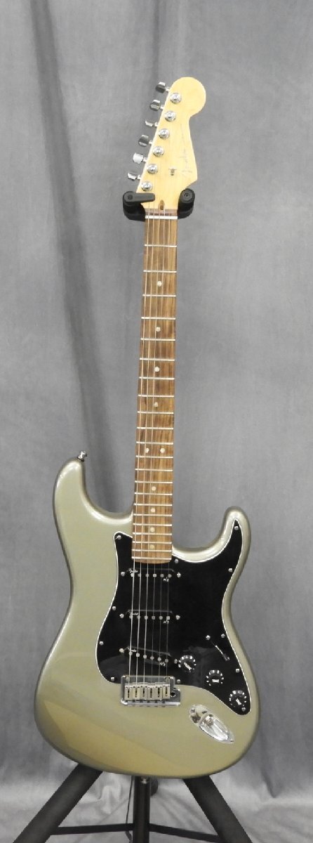 ☆ Fender USA フェンダー STRATOCASTER エレキギター #US10111004 ケース付き ☆中古☆の画像2