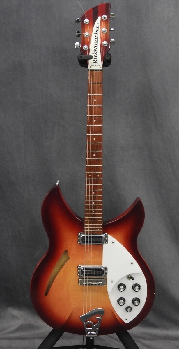 ☆ Rickenbacker リッケンバッカー 330 エレキギター セミアコ ♯6606 ケース付き ☆中古☆の画像2