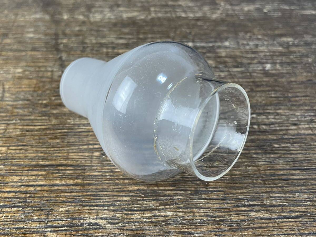 蔵出し ランプ ホヤ ガラス 高さ 約7.5センチ オイルランプ ホヤ瓶 時代物 硝子 骨董 照明 工芸ガラス アンティーク ガラス to-15の画像6