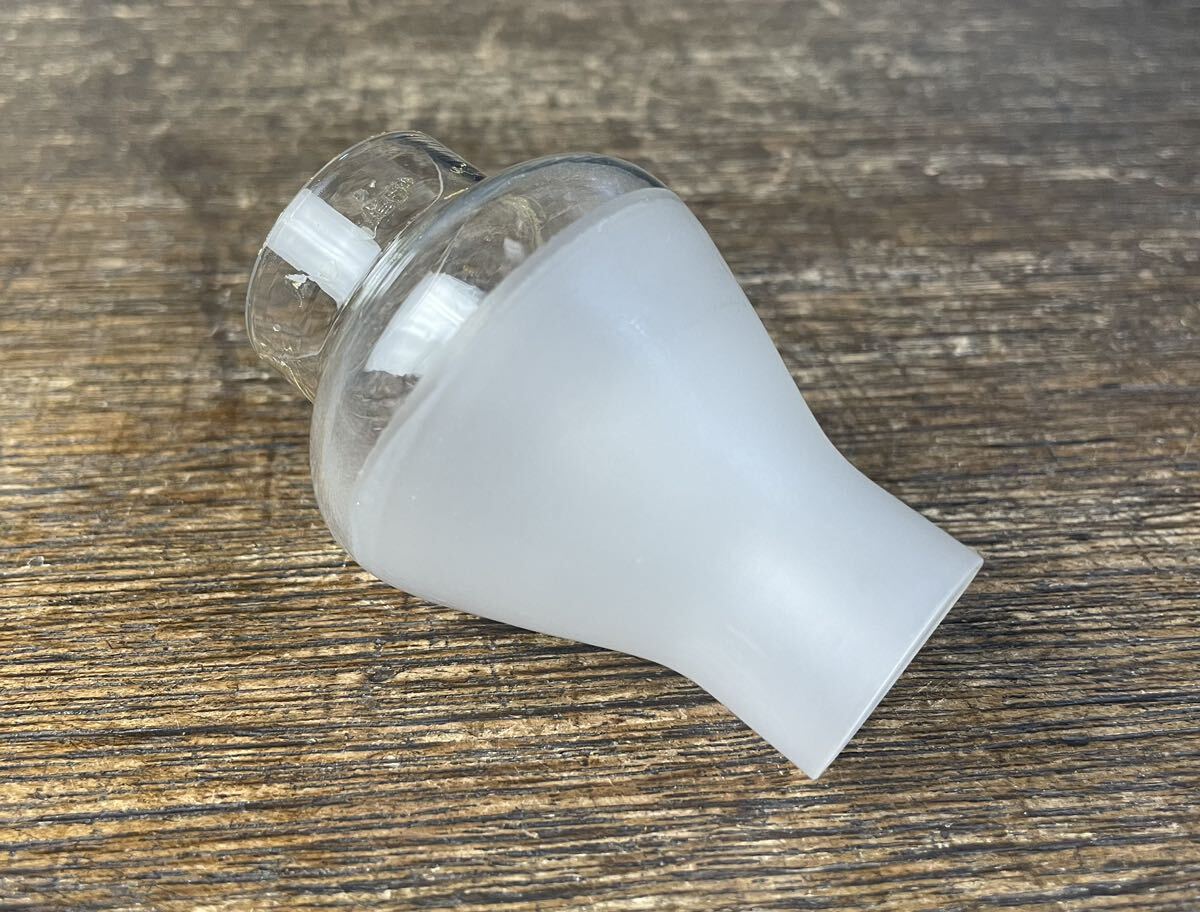 蔵出し ランプ ホヤ ガラス 高さ 約7.5センチ オイルランプ ホヤ瓶 時代物 硝子 骨董 照明 工芸ガラス アンティーク ガラス to-15の画像5