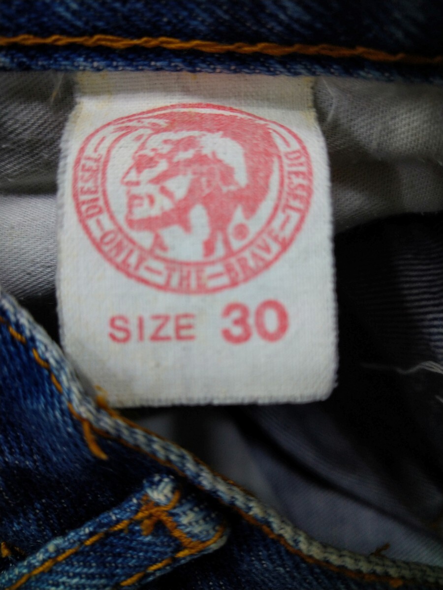 送料込★DIESEL BASIC JEANS(ディーゼル)ハイライズテーパードアメリカンスリム/30表示~w実寸69/中インディゴ縦落ち/パルプパッチ/帯ロゴ_品質サイズタブ