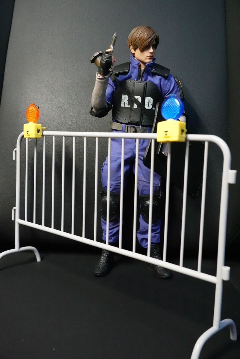 ZCWOTOYS Crowd Control Barrier 1/6 バリケード 模型 新品未開封 検)DAMTOYS ホットトイズ easy&simple VERYCOOL TBleague soldierstory_大きさ比較用バリケード以外は付属しません