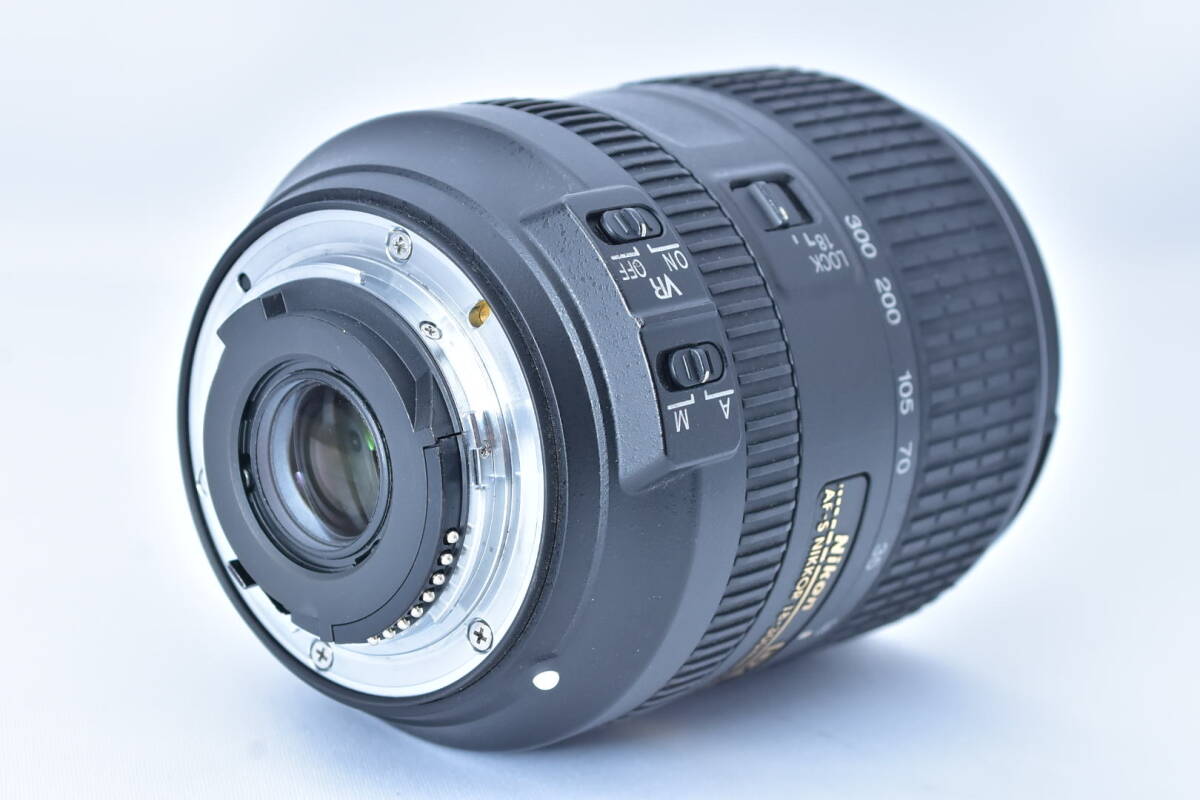 ★ほぼ新品★Nikon ニコン AF-S DX NIKKOR 18-300mm F3.5-6.3 G ED VR★レンズフード・フィルター付★透き通る光学系★専門店 動作確認済★の画像4