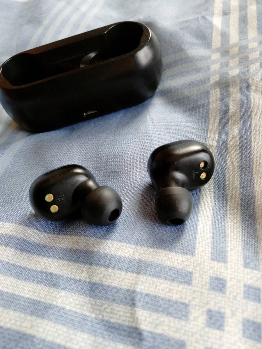 QCY model:T1 bluetooth接続 充電式 ワイヤレスイヤホン 充電 音出し確認済 個人出品 定形外可 中古 現状 の画像3