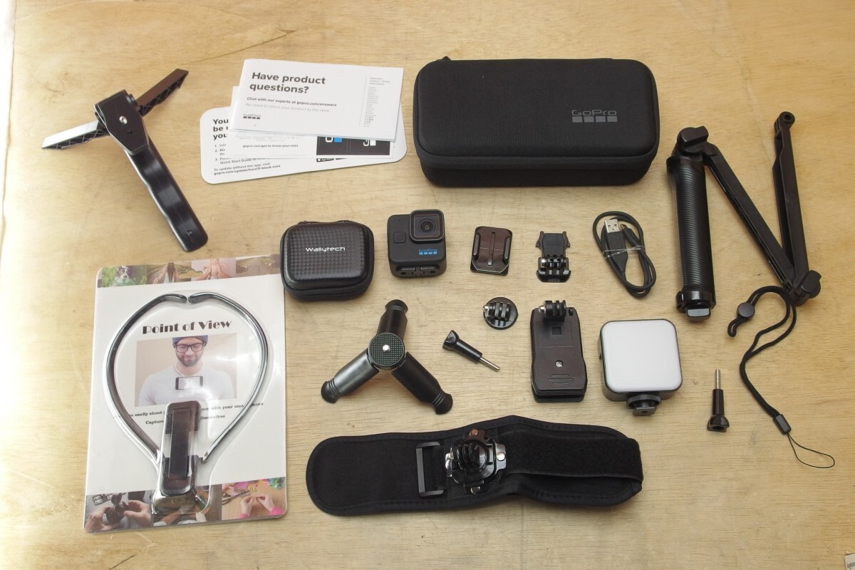 GoPro HERO11 Black mini 49LEDビデオライト ネックマウント 3WAY自撮り棒 ピストルグリップ付 GPS 防水 5.3K60P動画 送料無料の画像1