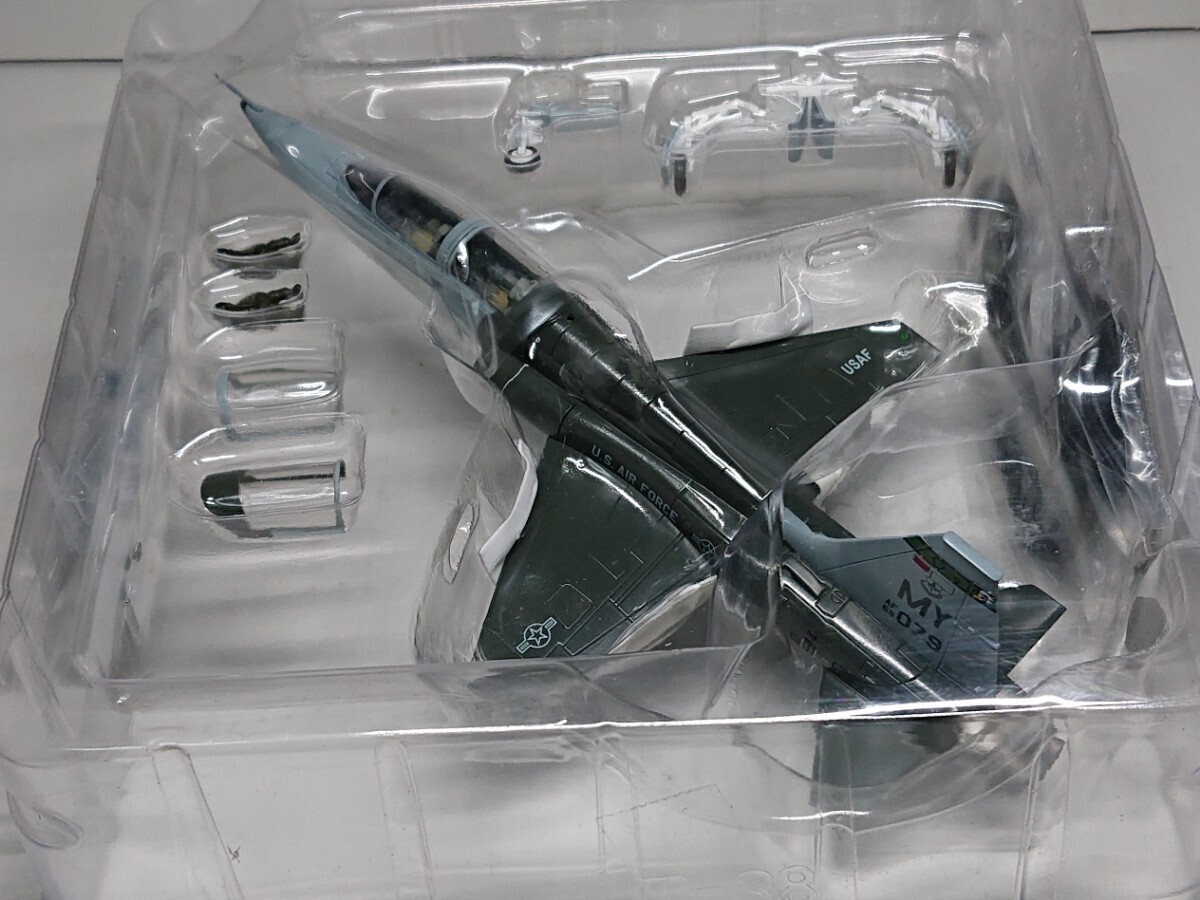 1/72 ホビーマスター ノースロップ T-38C タロン 第49戦闘訓練飛行隊 ブラックナイツ 2006 HA5407_画像6