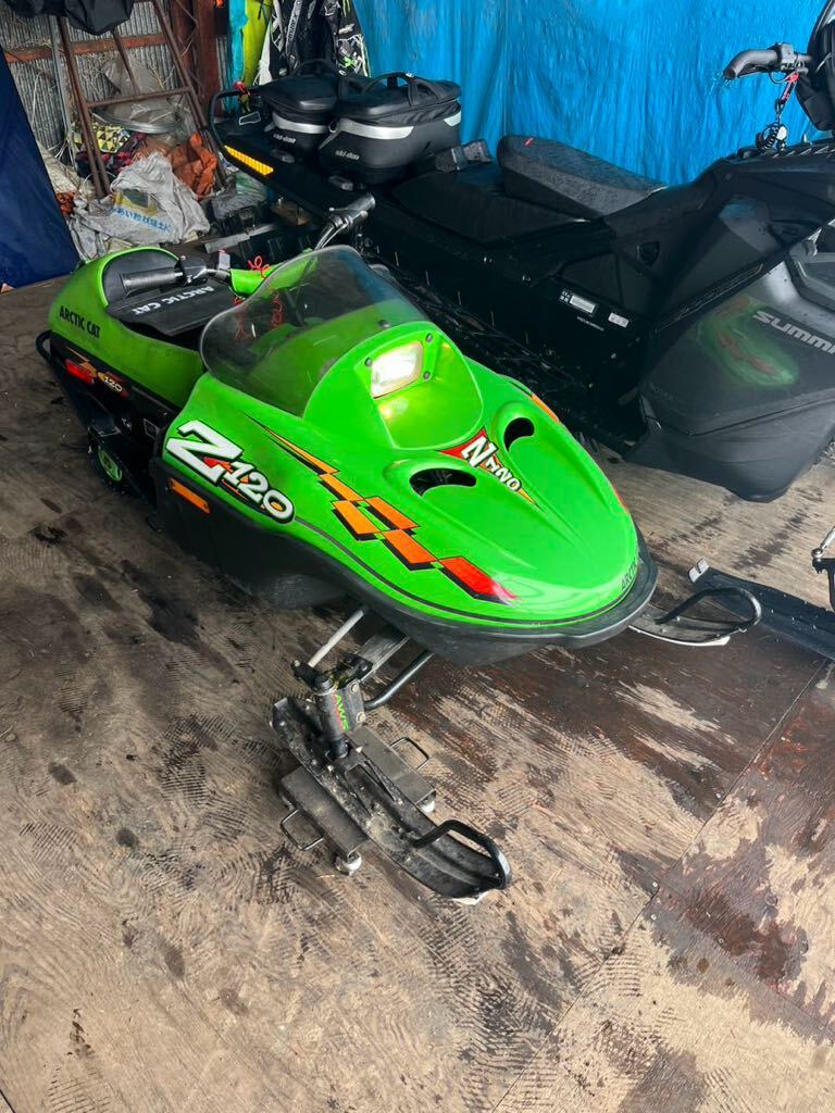 ☆Arctic cat アークティックキャット Z120 スノーモービル　子供大人気_画像1