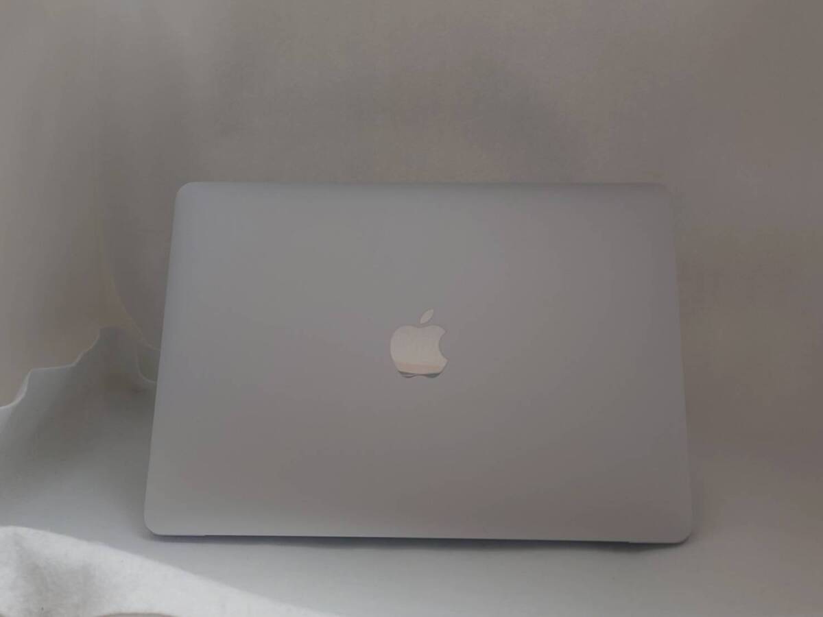 MacBook 12-inch Early 2016 Core_m3 1.1GHz 8GB SSD256GB シルバー_画像2
