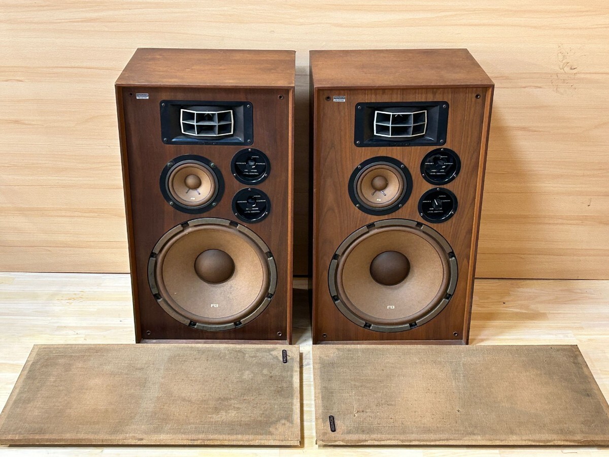 PIONEER| Pioneer speaker pair CS-E700