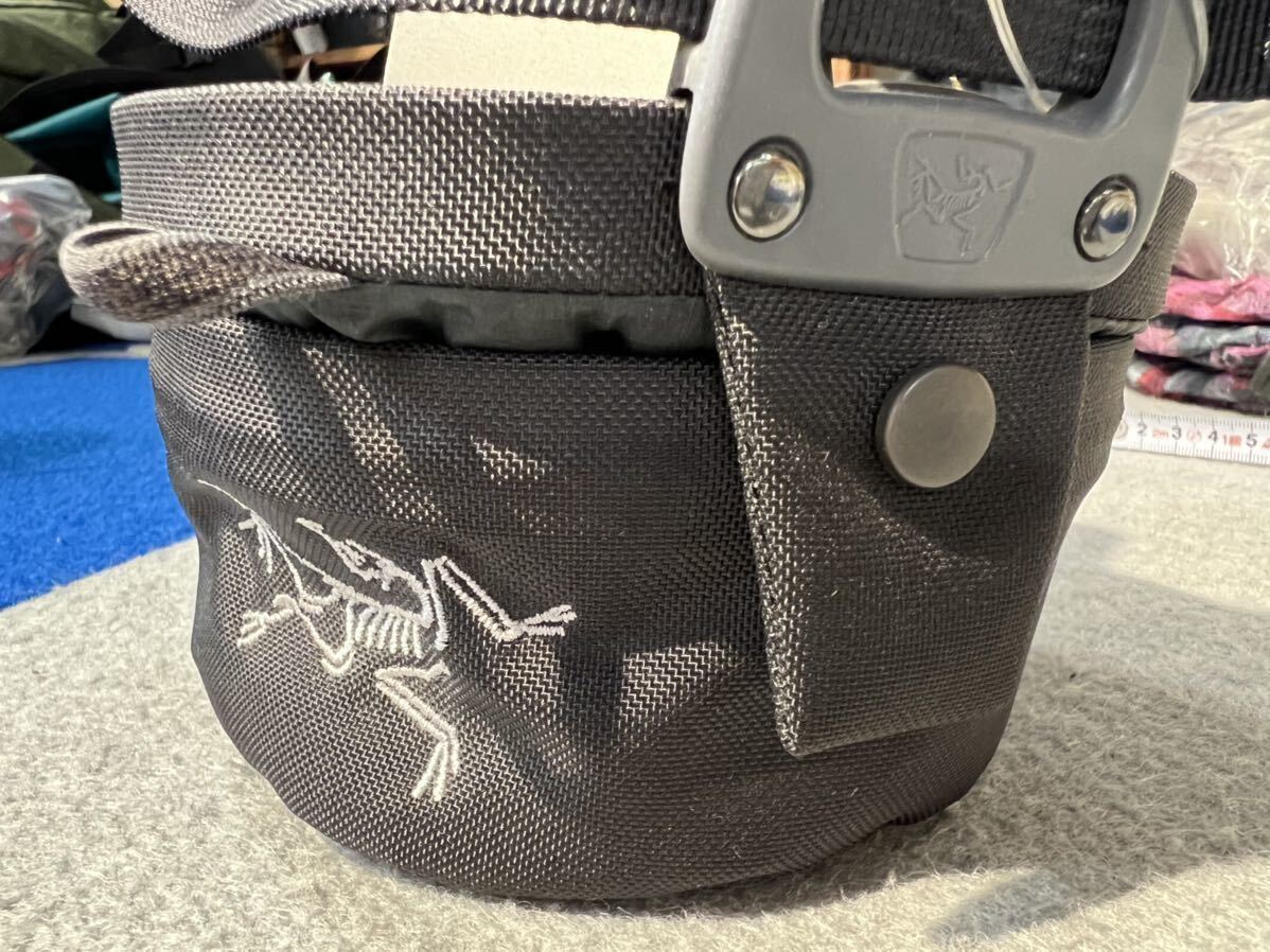 ARC’TERYX アークテリクス　Aperture ChalkBag Large チョークバッグ　黒　定価3500円　税別　新品　タグ付き　未使用　美品 廃番_画像1