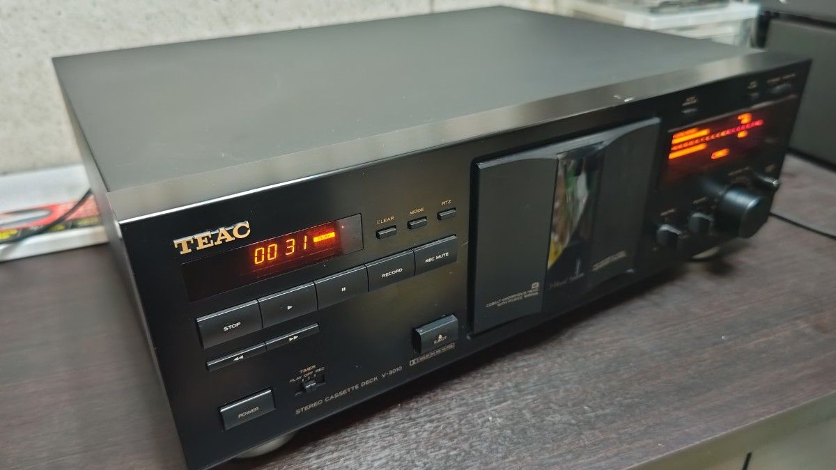 TEAC V-3010 カセットデッキ 本体 TEAC V-3010 3ヘッドカセットデッキ