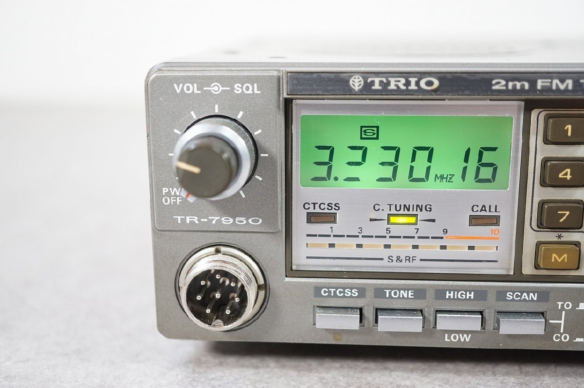 [NZ][C4222610] TRIO トリオ TR-7950 2m FM トランシーバー 2m FM TRANSCEIVER 取扱説明書、マイク、専用ケーブル、元箱等付き_画像3