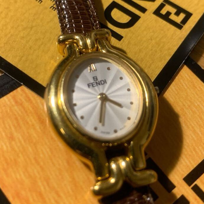 ◆FENDI フェンディ 640L チェンジベルト GP シルバー文字盤 クオーツ レディース腕時計（※竜頭欠品）の画像4