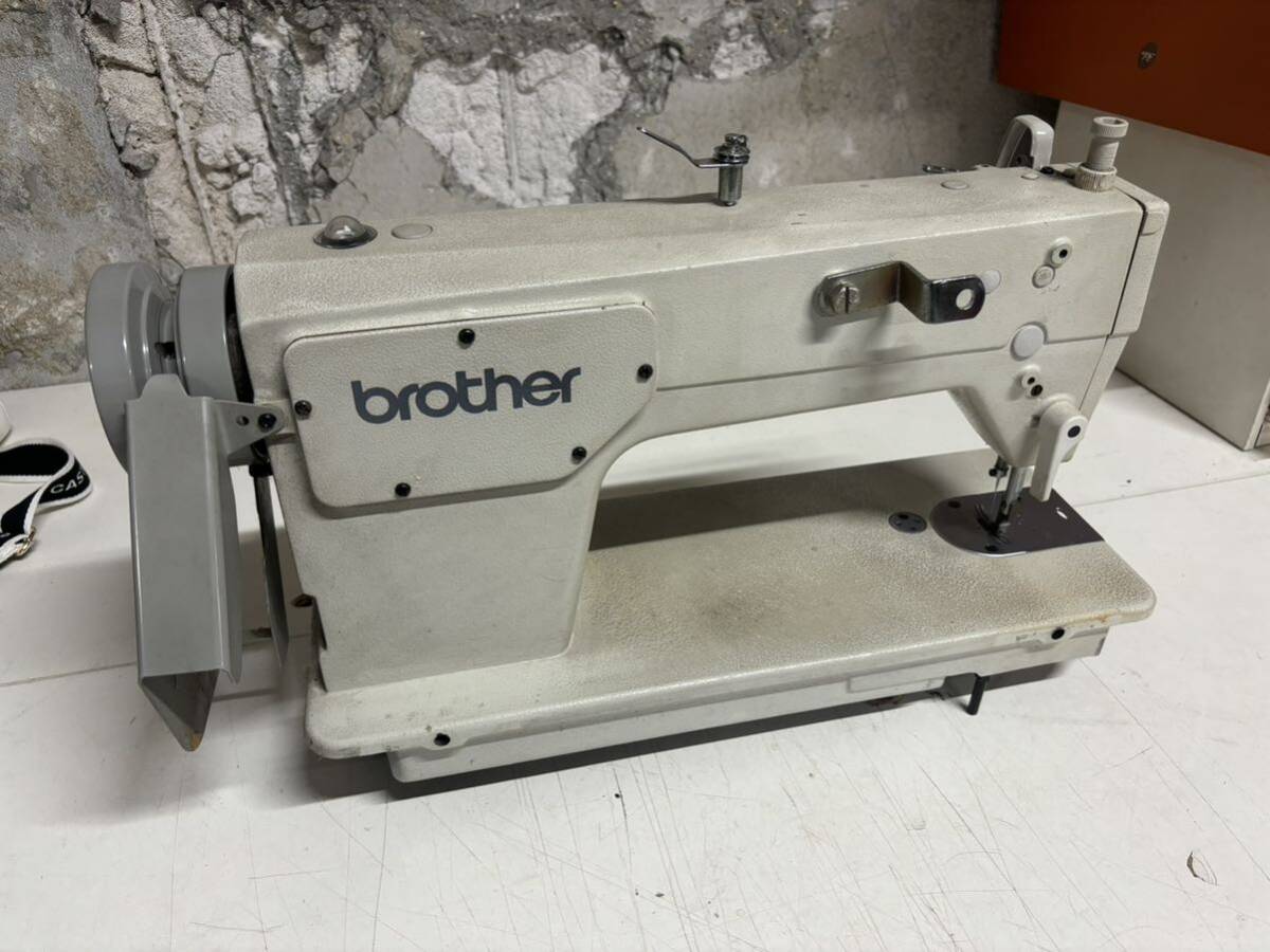 brother 工業用ミシン DB2-B735-3の画像1