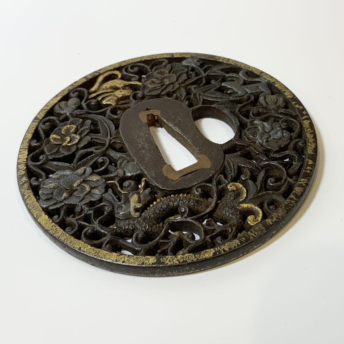 3642 * 1 jpy start * Nagasaki guard on sword round iron ground iron metal ..... flower Tang . dragon .. sword fittings 