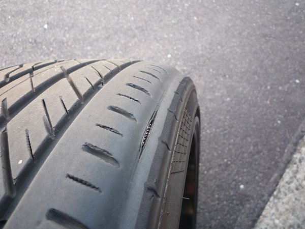 Advanti RACING PCD112+48 8.0J 235/35ZR19 LS588UHPフォルクスワーゲン/ゴルフGolf アウディ/A3 S3等に_ヒビが有ります