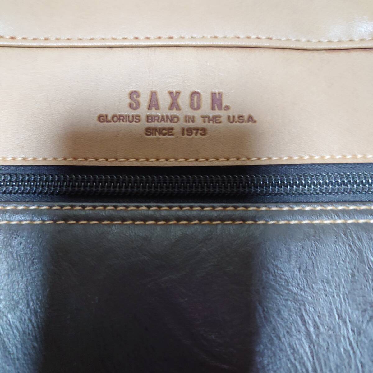 【美品】SAXON サクソン 本革ガーメントバッグ スーツ携行用バッグ ショルダーベルト付の画像3