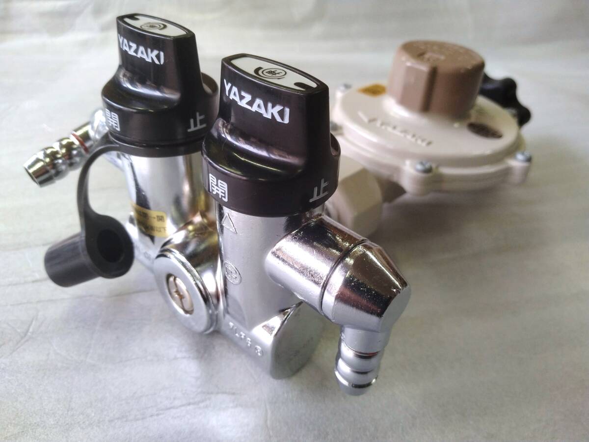 未使用 新品 2口元栓付き LPガス 調整器 LPG レギュレーター 未使用 新品 2口元栓付き LPガス 調整器 LPG レギュレーター