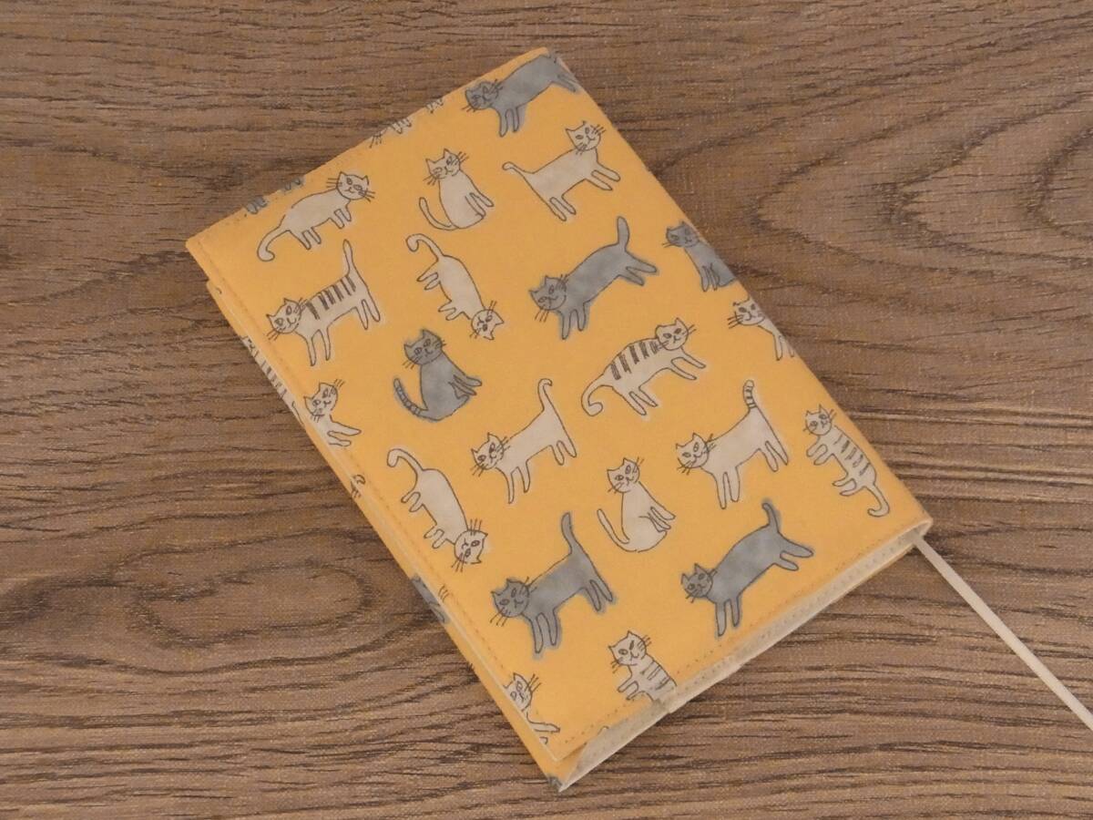 [ библиотека книга@] резинка . есть обложка для книги обложка для записной книжки *........ кошка * пастель orange 