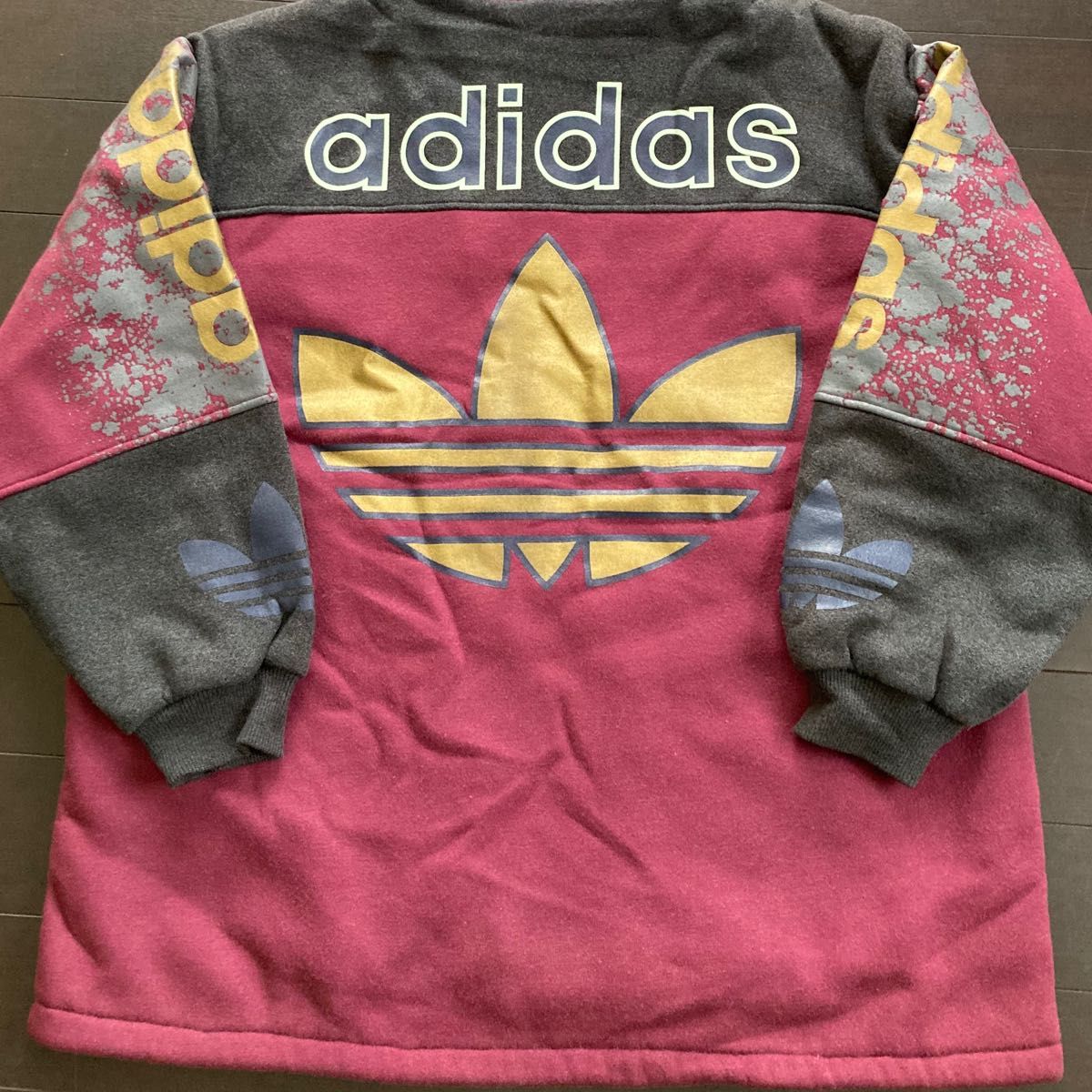 大きめサイズ　adidasパーカー　　　　　　　ヴィンテージ  