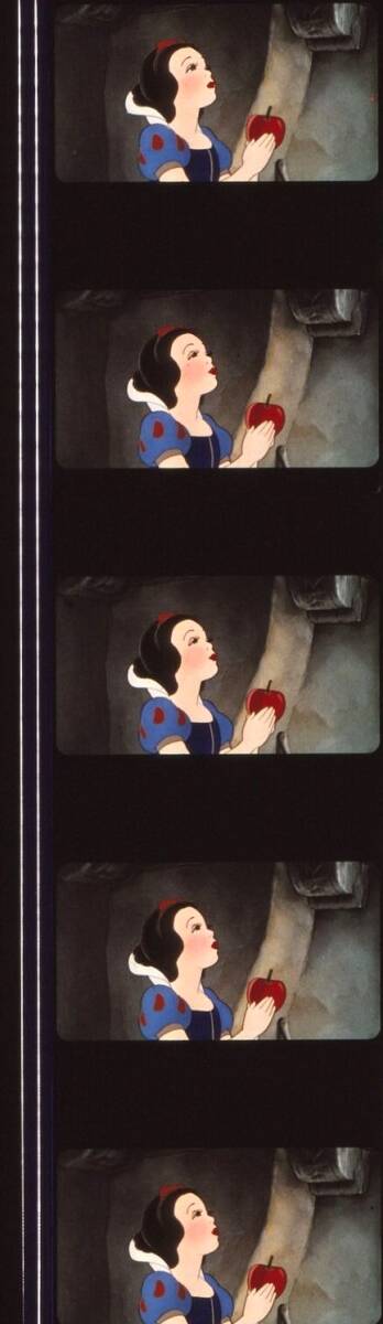 白雪姫と七人のこびと 35mm映画フィルム ウォルトディズニー グリム兄弟 Walt Disney ■連続５コマ SNOW WHITE AND THE SEVEN DWARFS_画像2