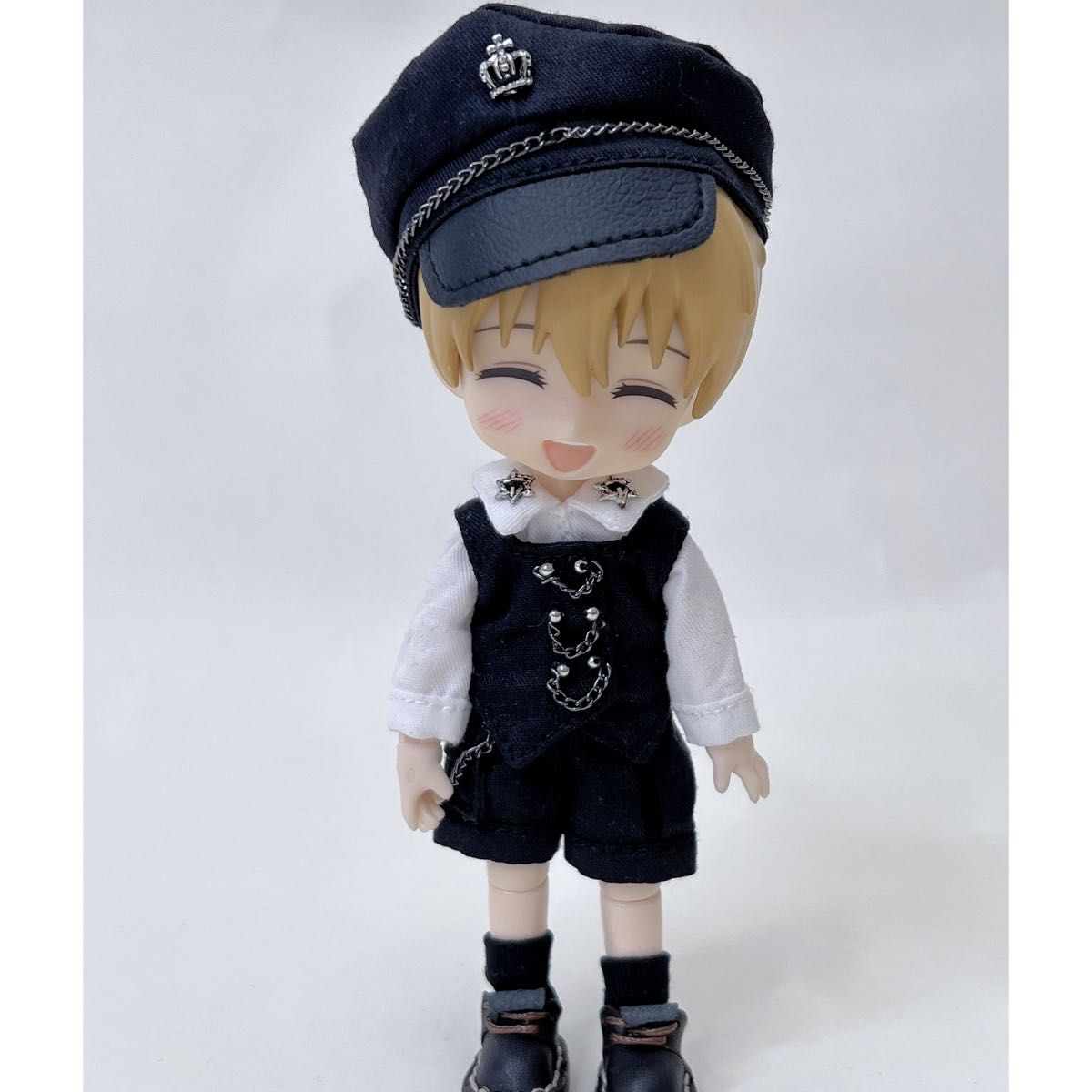 洋服4点セット　ワイシャツ　ジャケット　パンツ　帽子　ドール　着せ替え　オビツ11 ねんどろいどどーる　ピコニーモ　ピコドー