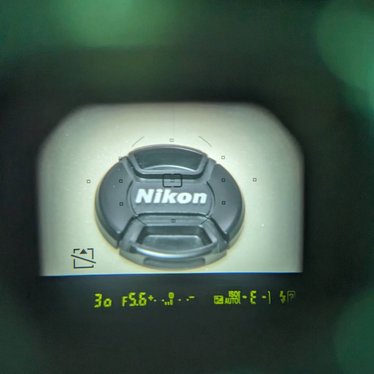[動作確認済] Nikon D3000 (ファインダーマグニファイヤー付き) + 予備バッテリー_画像3