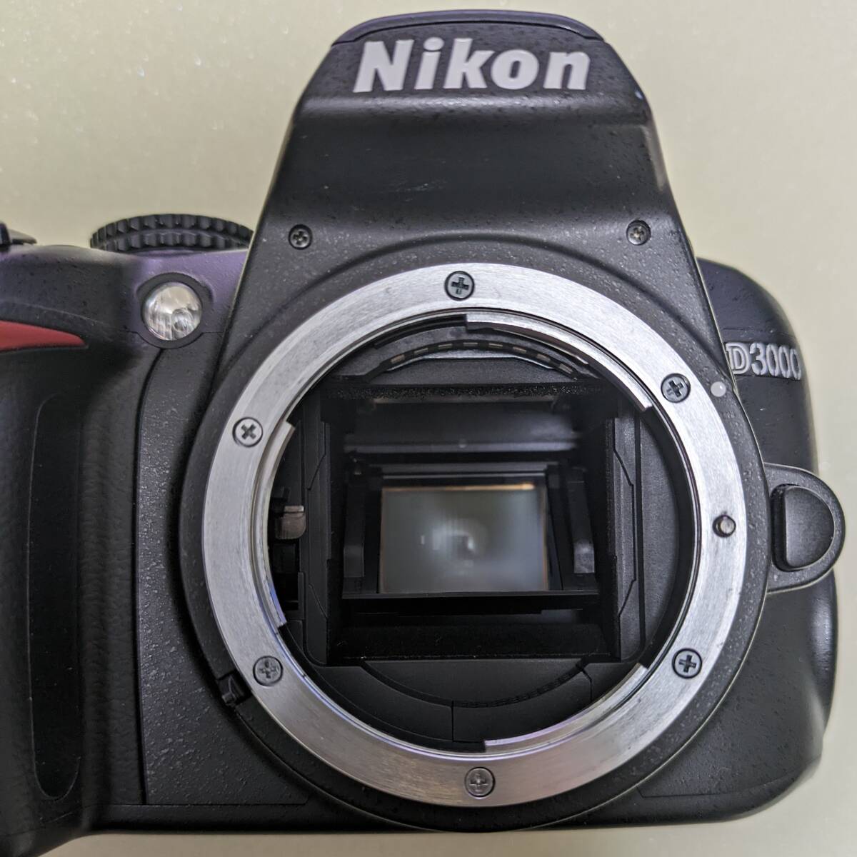 [動作確認済] Nikon D3000 (ファインダーマグニファイヤー付き) + 予備バッテリー_画像4