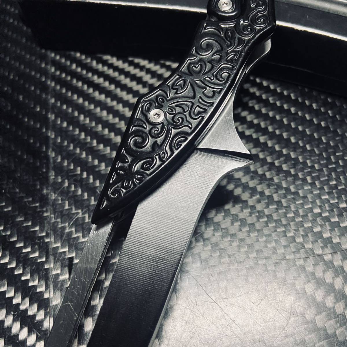 独特なデザイン 高品質 折りたたみナイフ サバイバルナイフ 19cm 鋼製 シース付き 154g_画像6