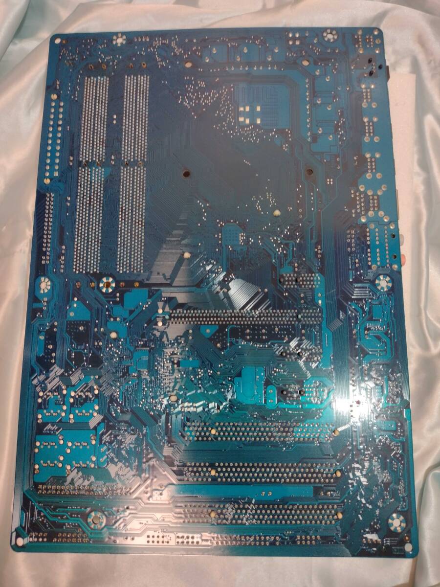 中古動作品：GIGABYTE GA-P35-DS3R (Core 2 Duo E7500付）_画像2