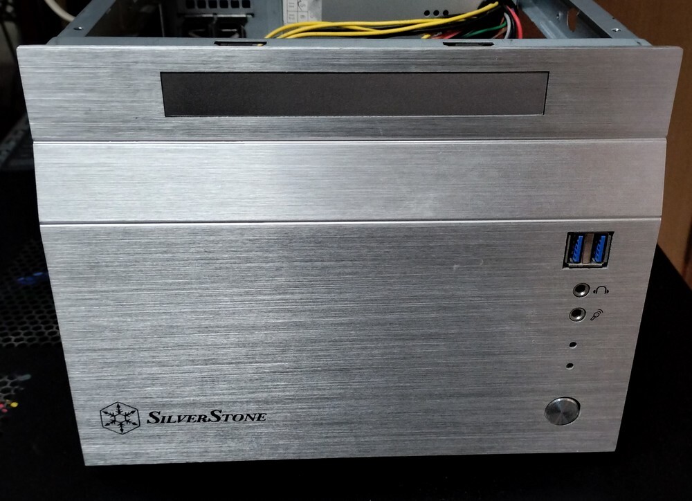 silver stone ベアボーン　CPU：AMG A8-7600　　MEM：8GB　MB：BIOSTAR Hi-Fi A88ZN　　Mini ITX　中古品_画像1