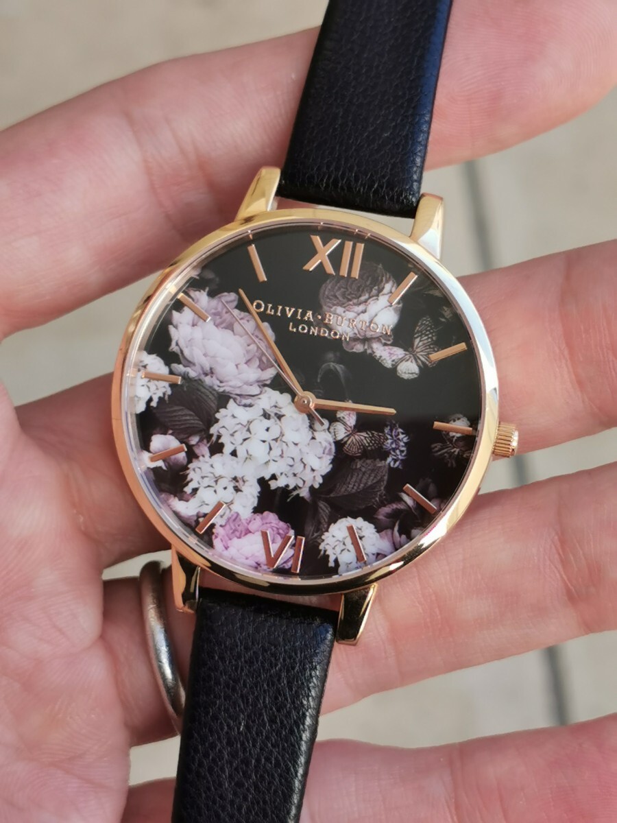 オリビアバートン 素敵なお花柄腕時計 キャス・◯ッドソン好きに 言うてそこまで使い込まれてないです(^^;)の画像4