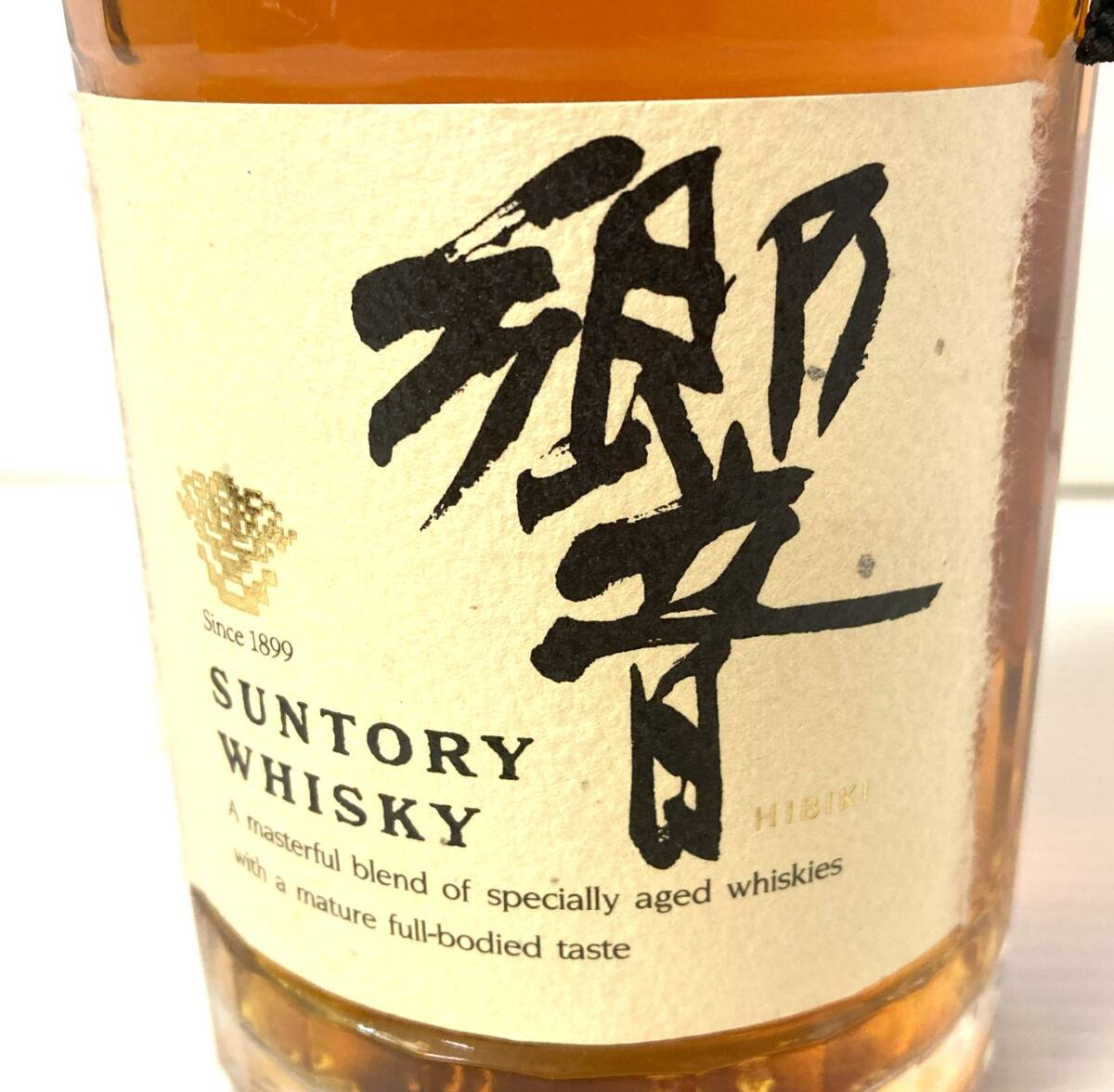 ★☆未開栓 古酒 ウイスキー 響 SUNTORY WHISKY 1899年 金キャップ HIBIKI 裏ゴールドラベル☆★の画像3