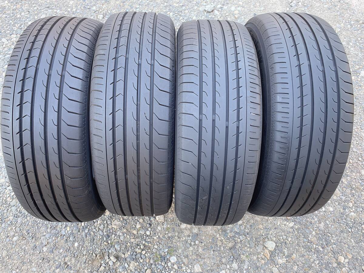 バリ山◆195/65R15 ◆ ヨコハマ BluEarth-RV03 ◆ 4本セット 2022年製_画像1